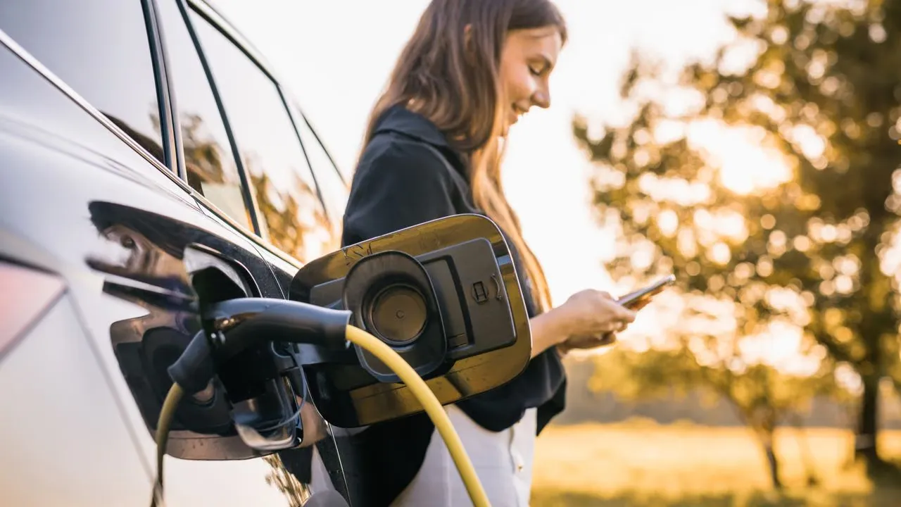 Battery Technology and Advancements in Electric Vehicles | Range Anxiety & Battery Innovations