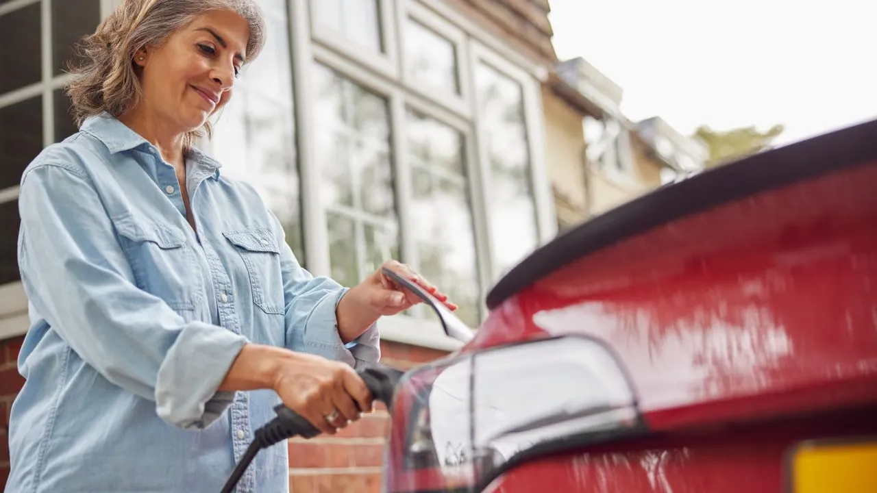 EV Charging Session Monitoring: Collecting, Tracking, and Reporting Data