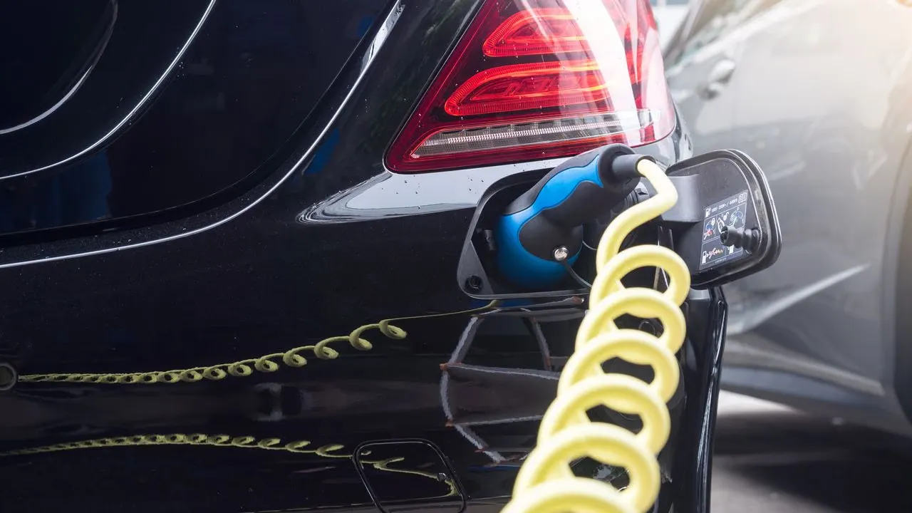 Fast Charging vs. Slow Charging for Electric Vehicles: A Comparison